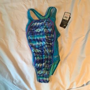 New Speedo girls swimsuit